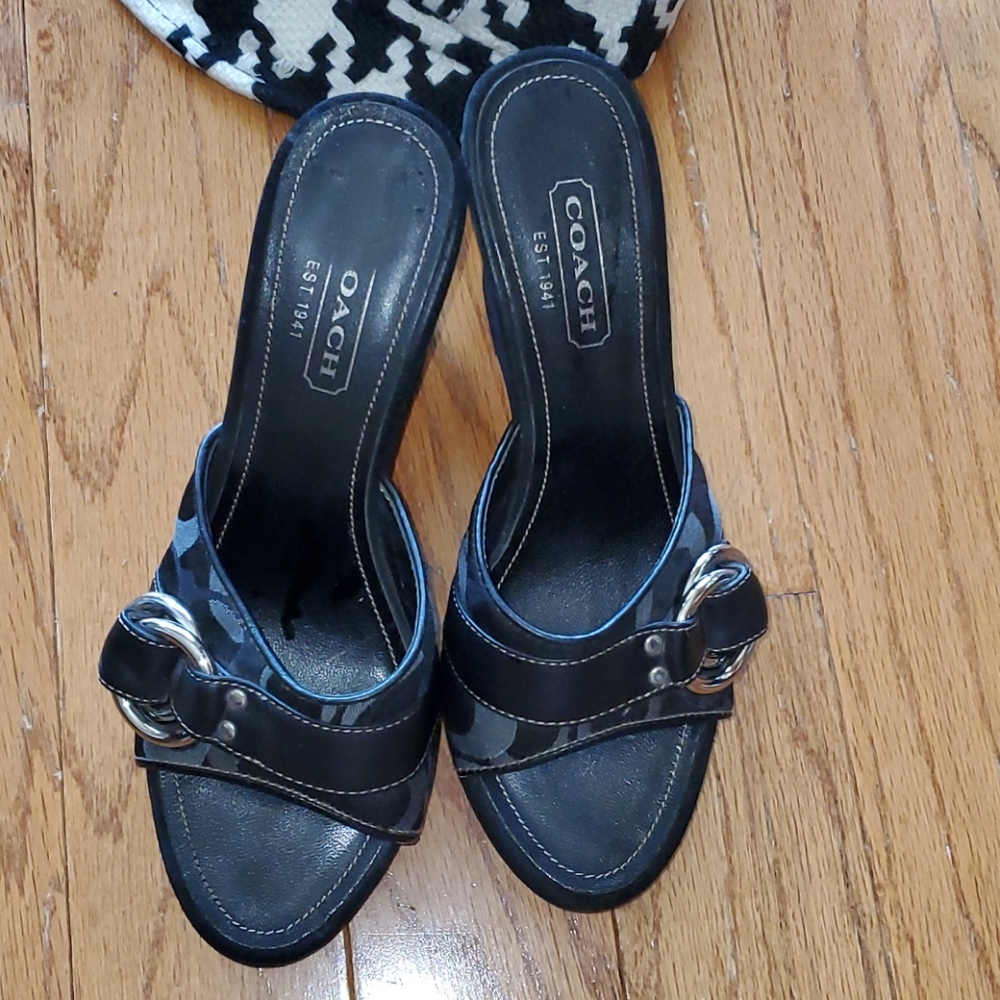 NWOT--COACH Black Wedges size 6